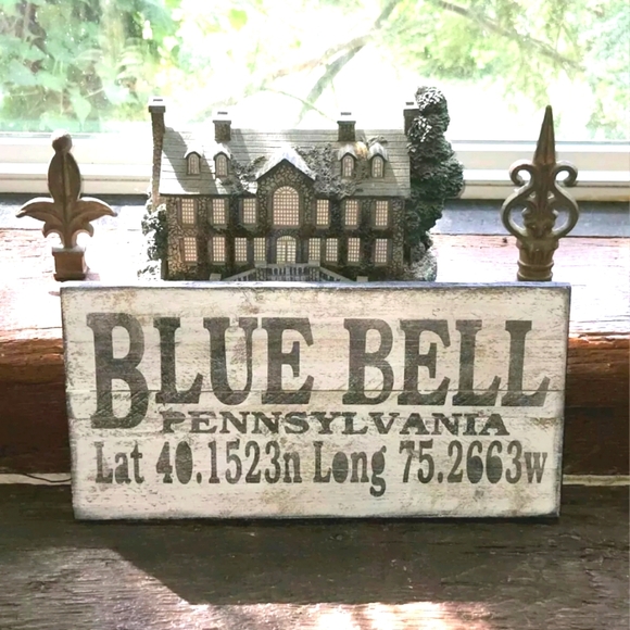 BLUE BELL, PA RUSTIC WOOD TOWN SIGN - Picture 1 of 4